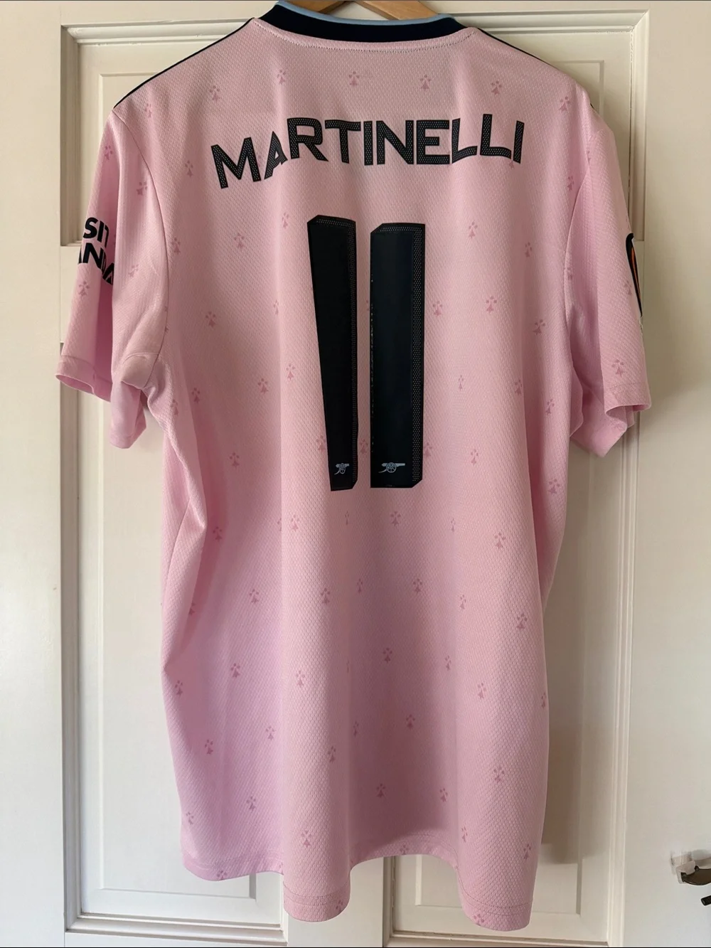 ARSENAL AUTHENTIC JERSEY- adidas
(supporter version, no 11) - Picture 9 of 16